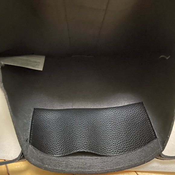 Vince Camuto tote bag - Picture 4 of 4